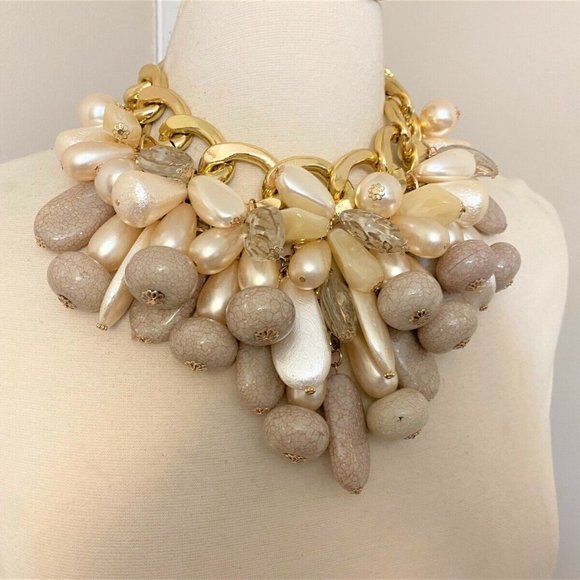 Gold Tone Faux Pearl & Crackle Beads Statement Bib Necklace - Picture 3 of 6